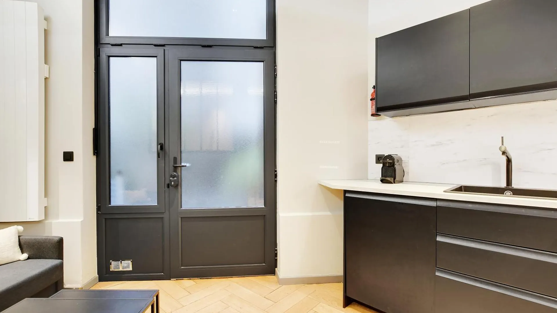 Pick A Flat'S Apartment In Champs-Elysees - Rue Marbeuf Paryż