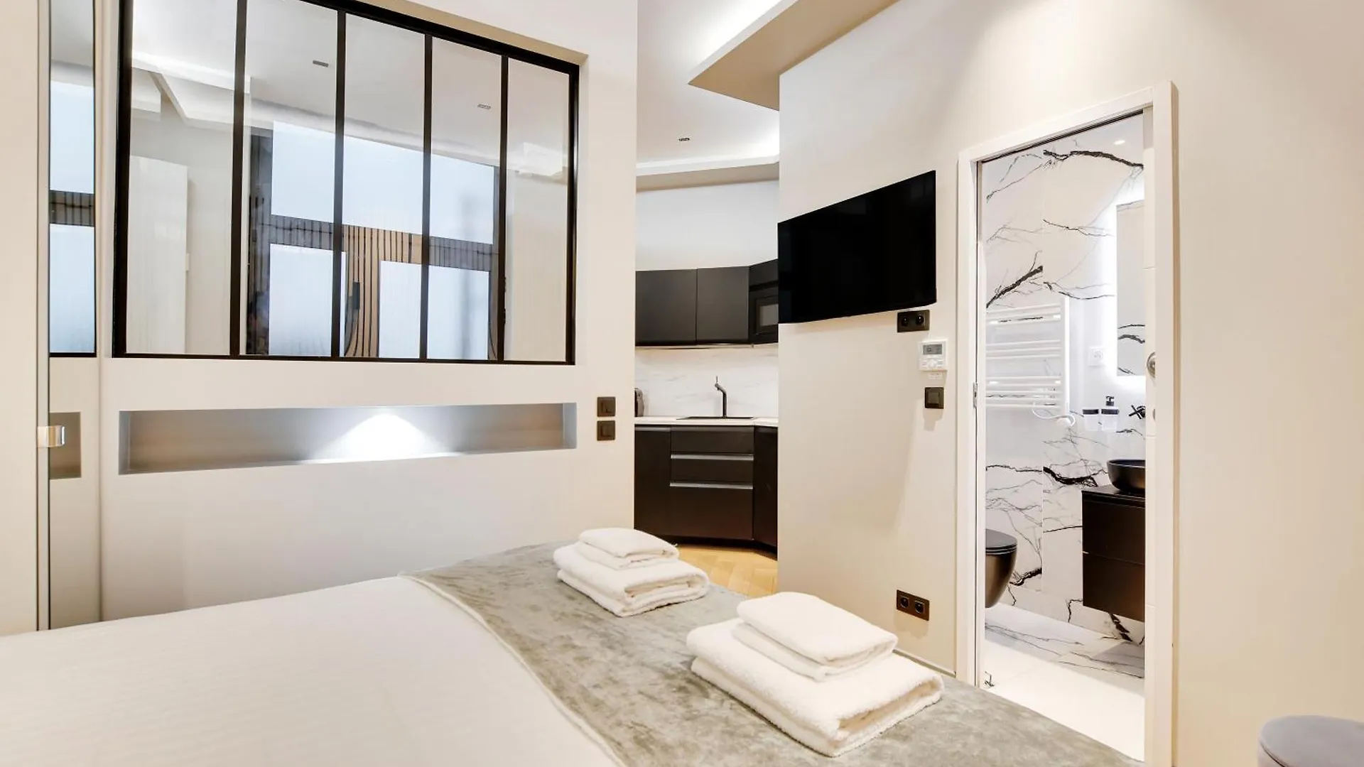Pick A Flat'S Apartment In Champs-Elysees - Rue Marbeuf Paris