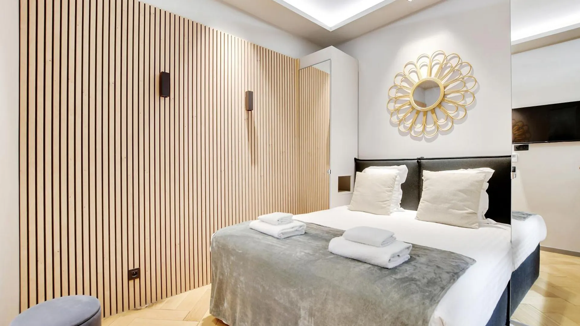 Pick A Flat'S Apartment In Champs-Elysees - Rue Marbeuf Paris