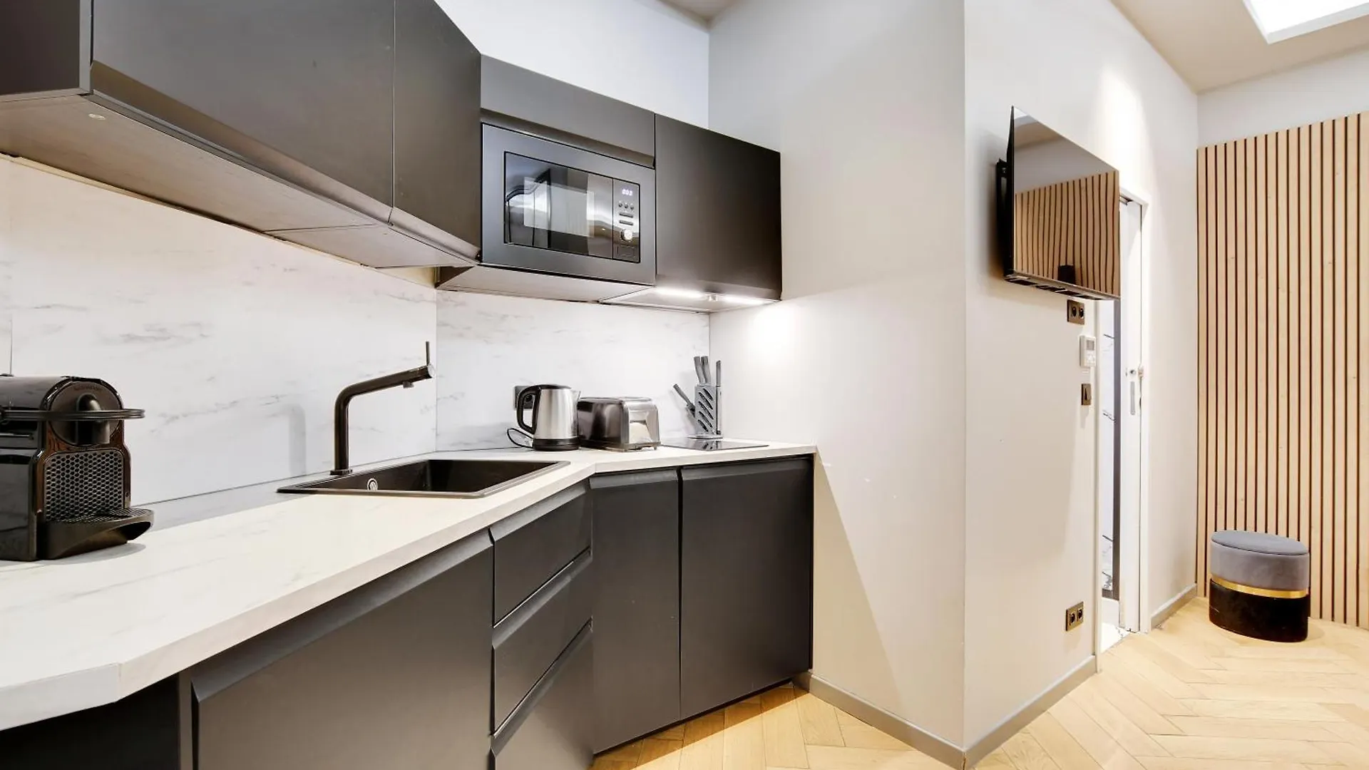 Pick A Flat'S Apartment In Champs-Elysees - Rue Marbeuf Paris