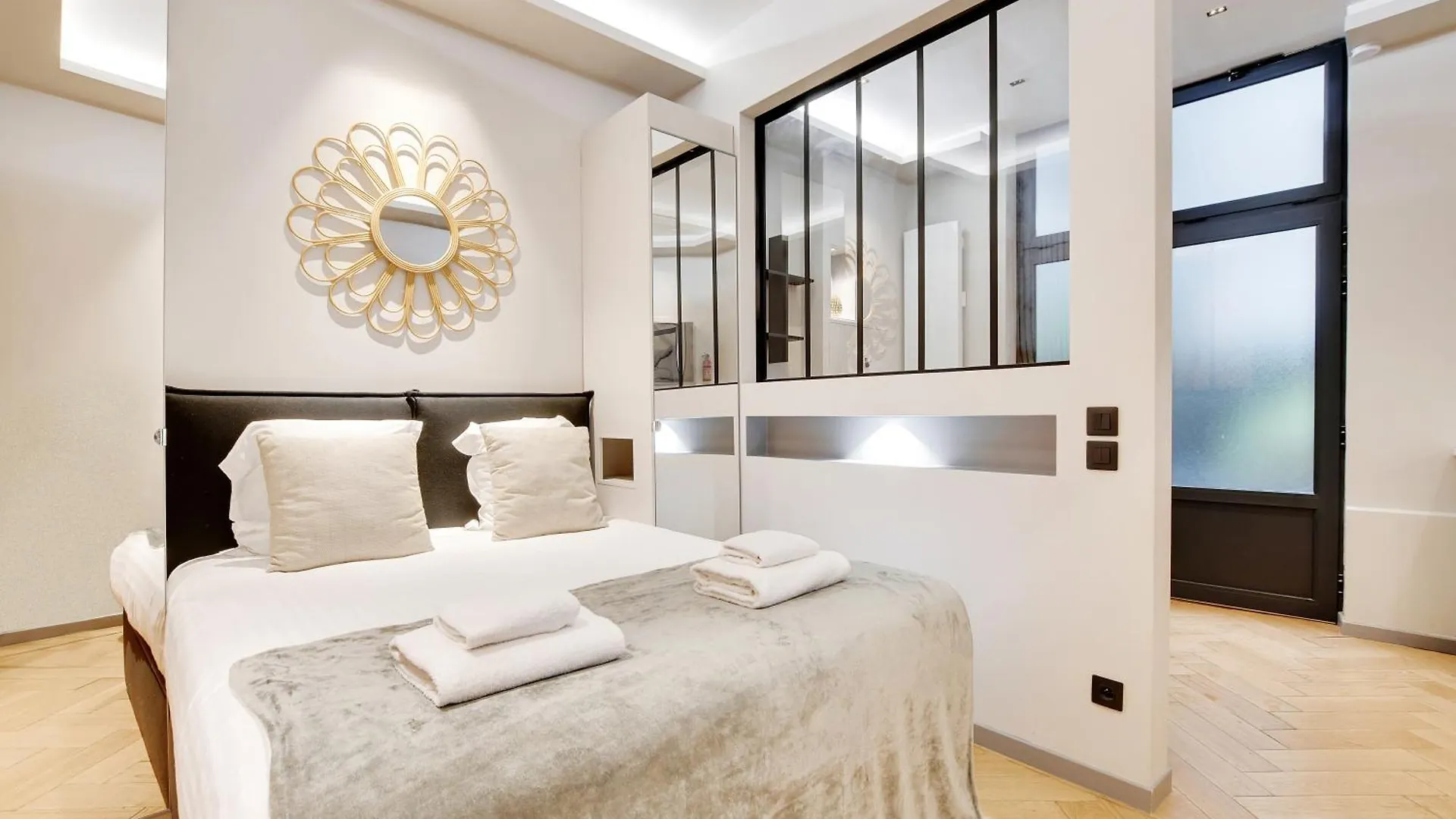 Pick A Flat'S Apartment In Champs-Elysees - Rue Marbeuf Paris